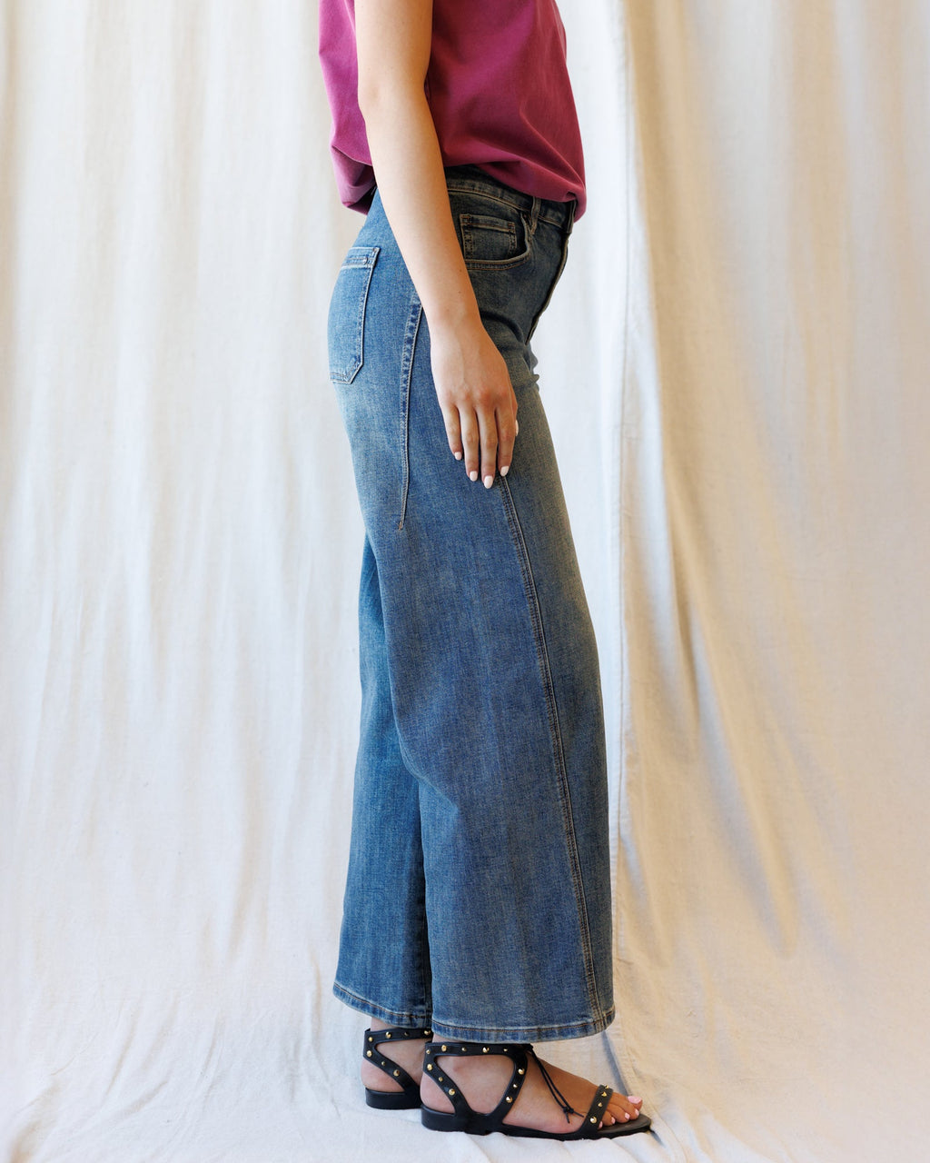 Flattering Seam Wide-Leg Jeans — Super High-Rise Crop