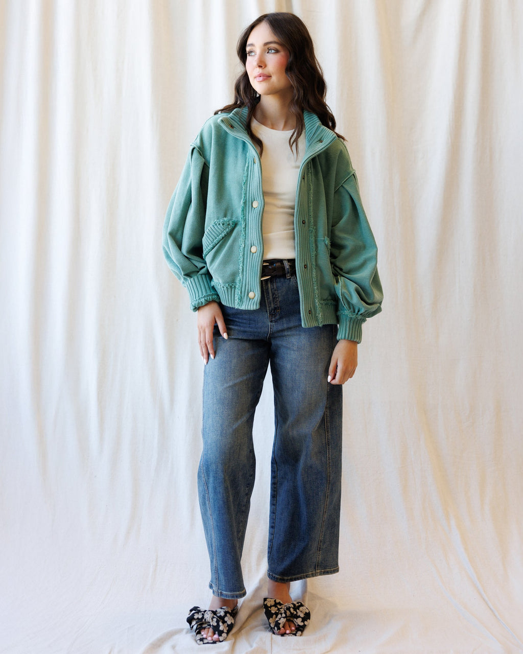 Flattering Seam Wide-Leg Jeans — Super High-Rise Crop