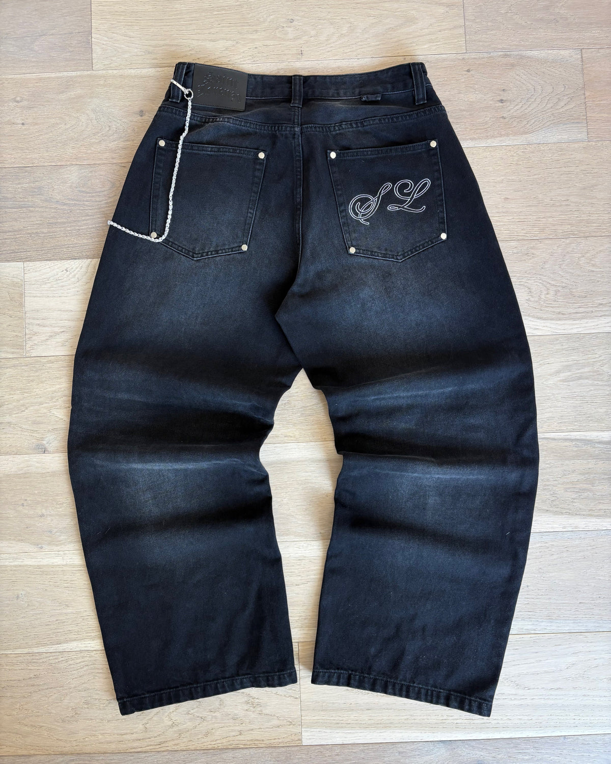 Signature Denim – Baggy Black Jeans