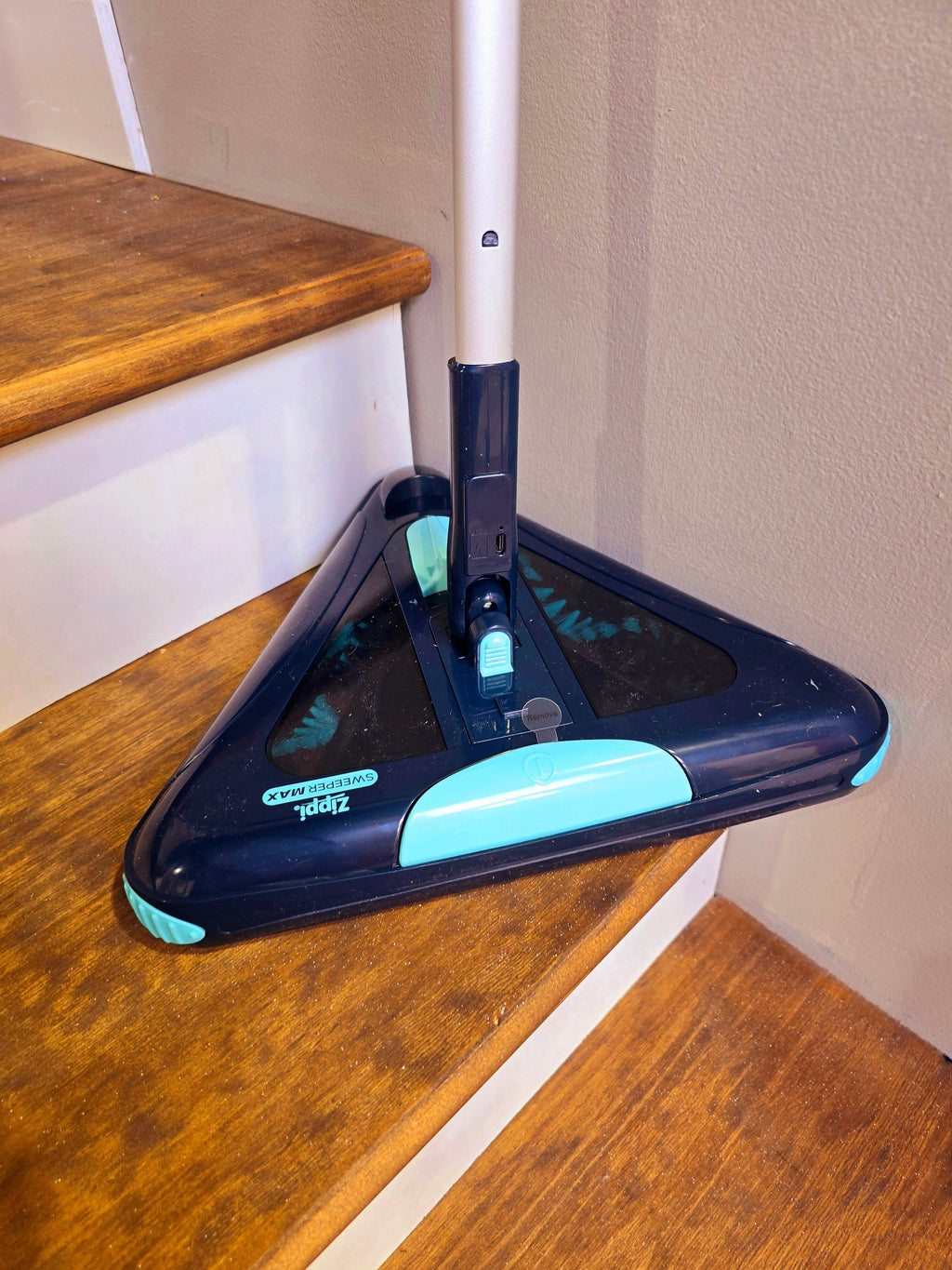 Sweeper Max – Tri-Brush Floor Sweeper