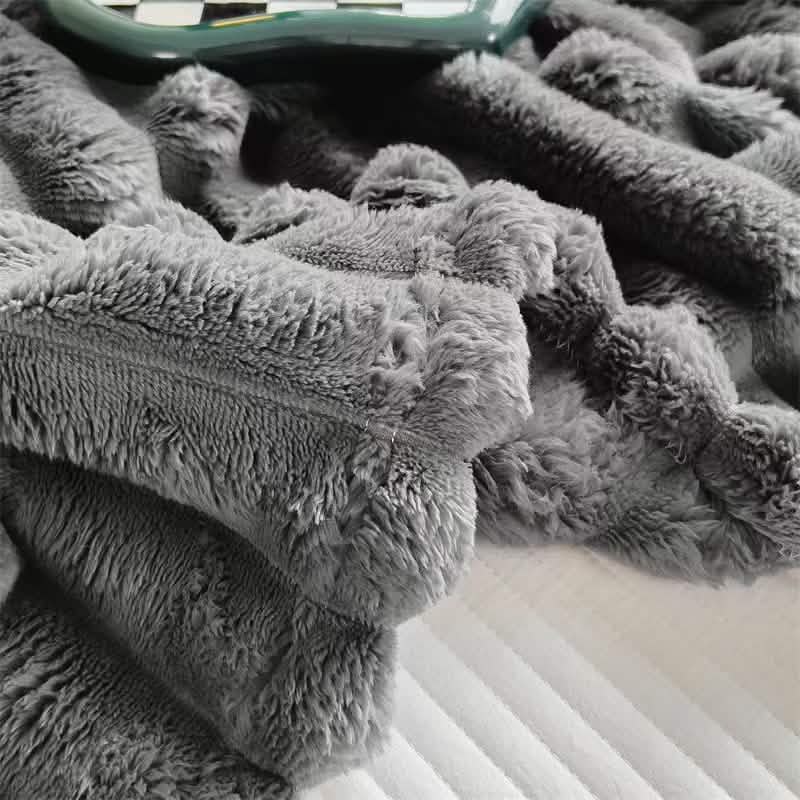 Ultra-Soft Double-Sided Fleece Blanket – Gray Striped | All-Season Comfort