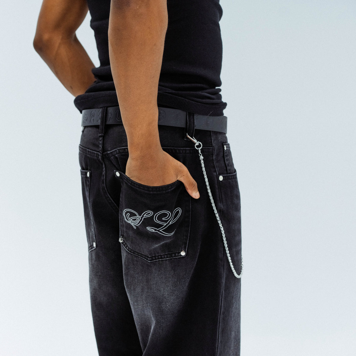 Signature Denim – Baggy Black Jeans
