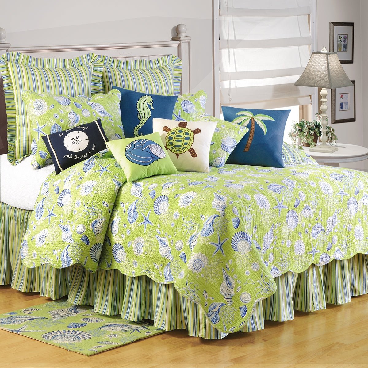 Green Shells Coastal Cotton Quilt | Twin 66" x 86" | Seashell & Starfish | Machine Washable