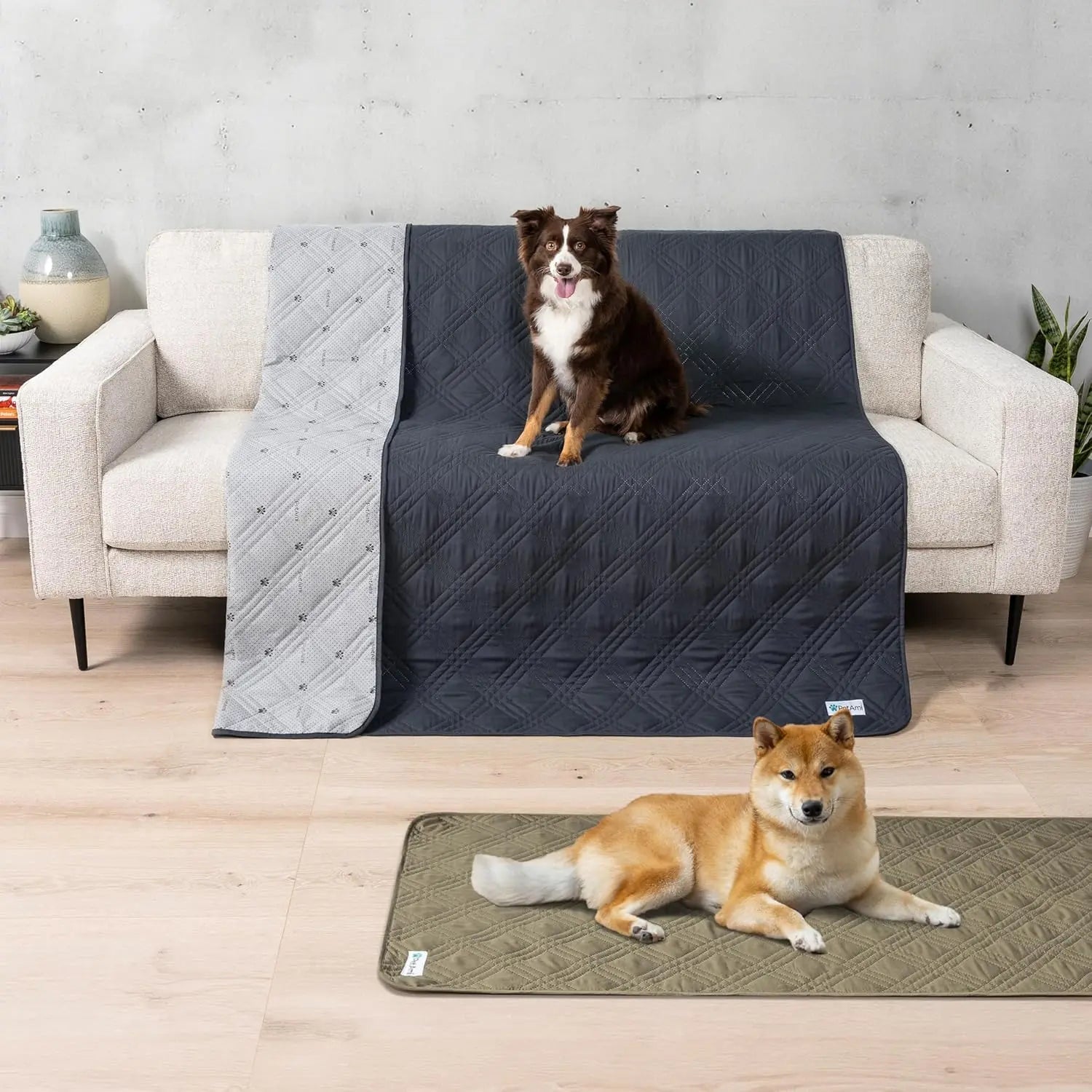 Reversible Waterproof Pet Couch Cover – Non-Slip Furniture Protector for Dogs & Cats