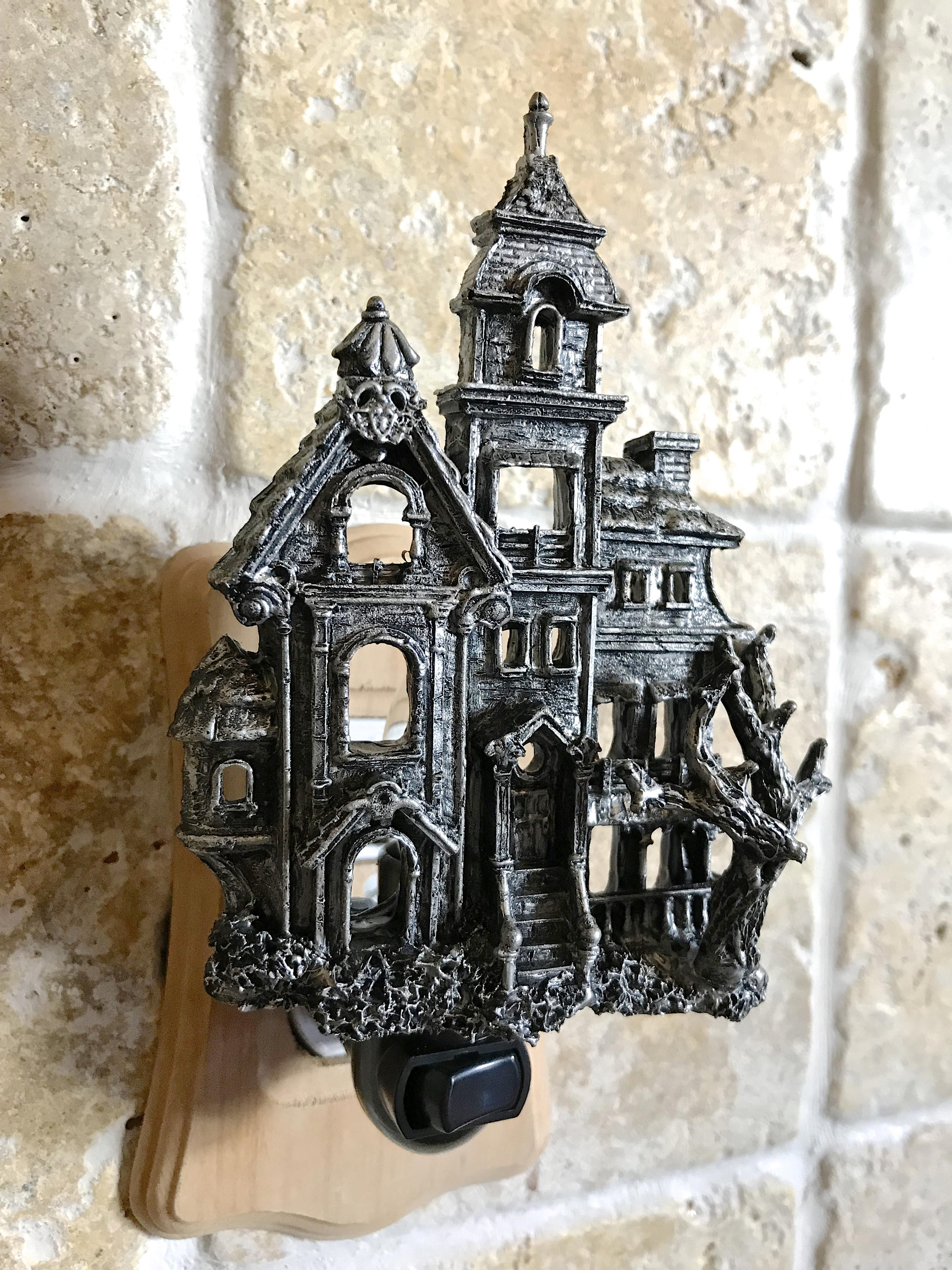 Haunted Mansion Night Light – Hand-Painted Resin Victorian Gothic Sculpture | Plug-In
