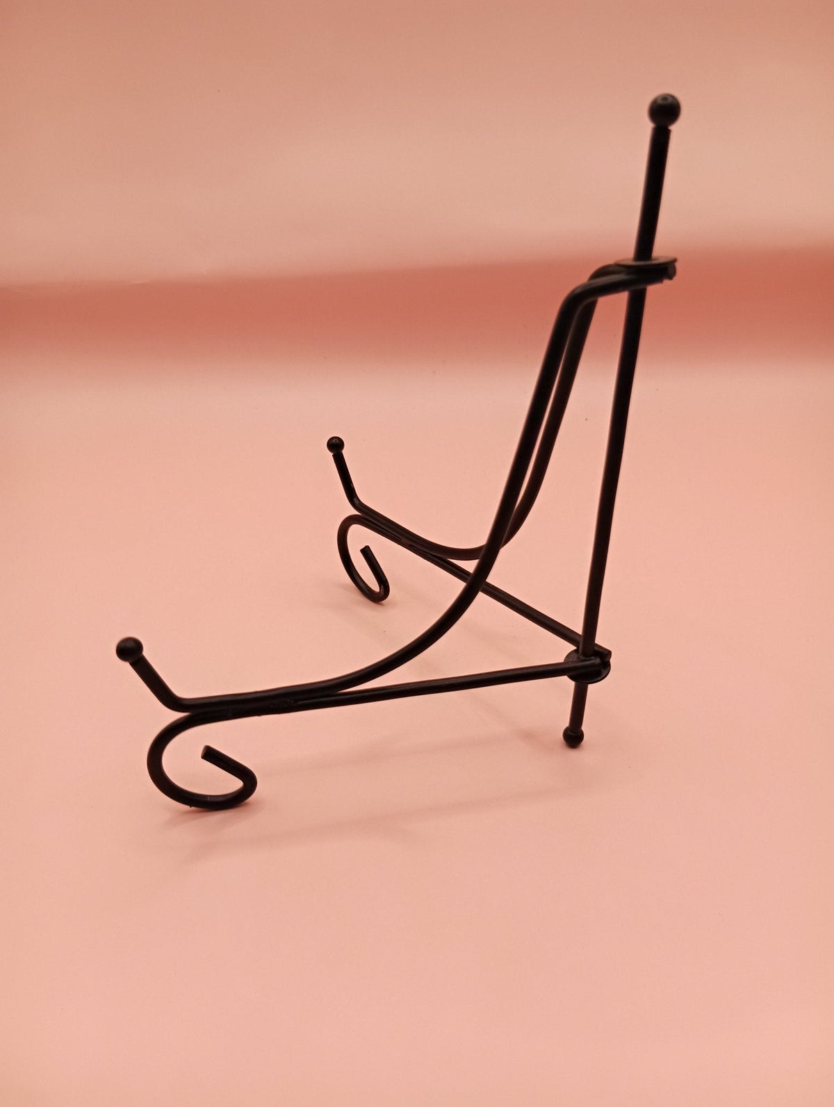 Black Metal Display Easel