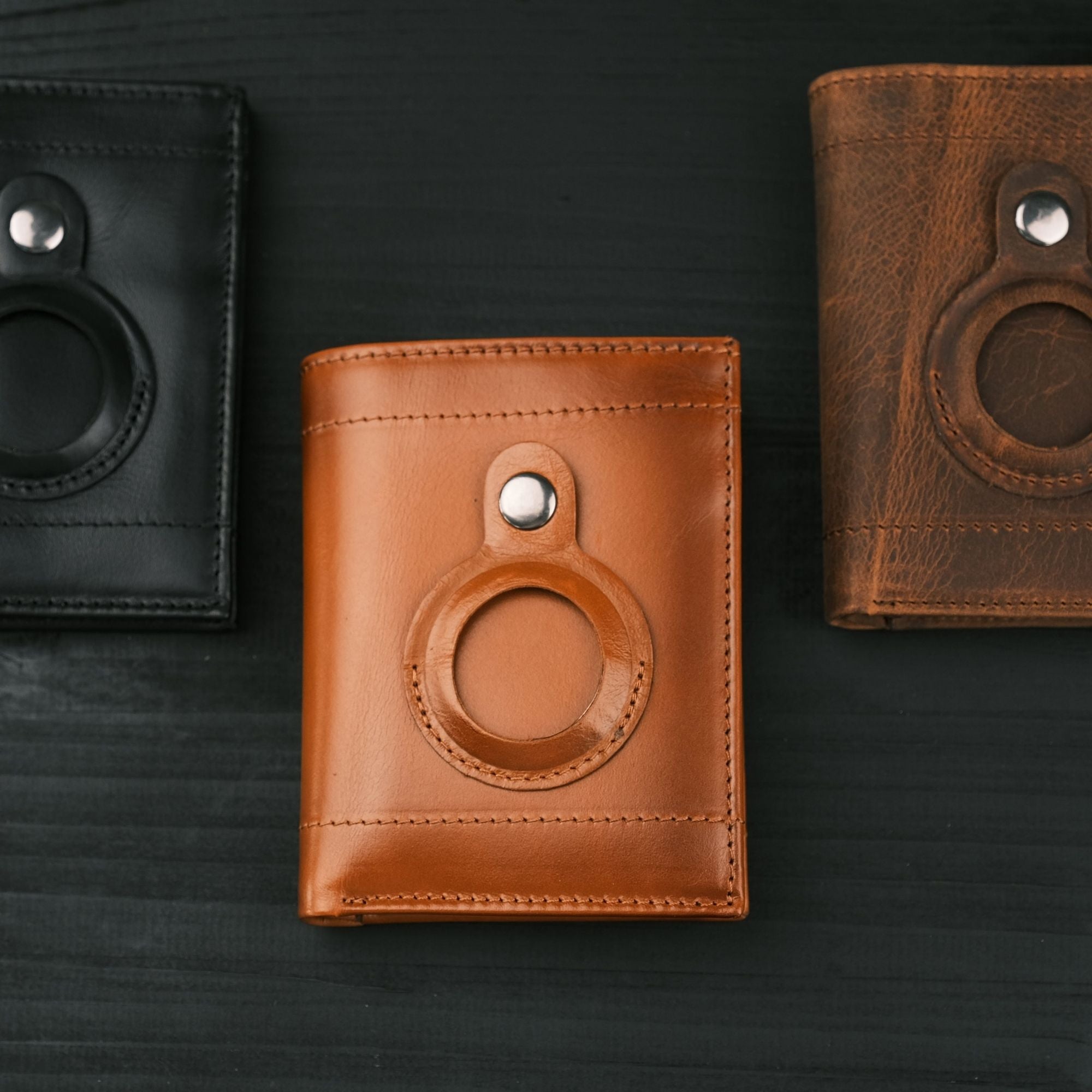 TORONATA Glendo Handcrafted Calfskin Leather Wallet with Apple AirTag Slot — Unisex